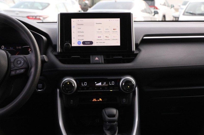 Toyota RAV4 Vehicle Image 23