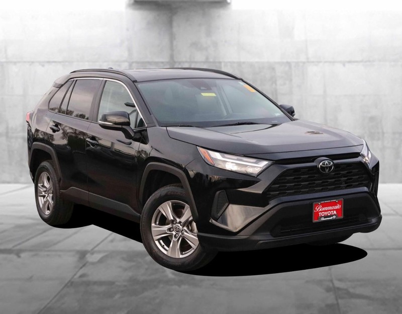 Toyota RAV4 Vehicle Image 02