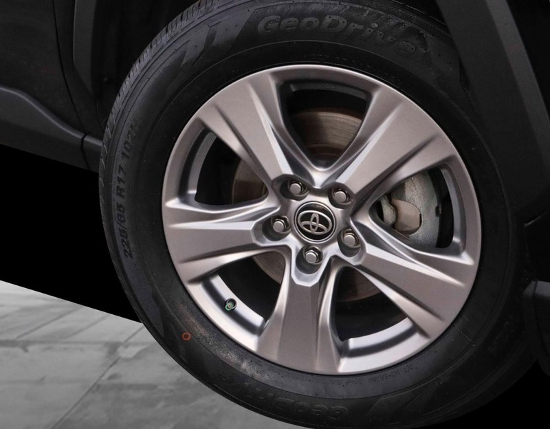 Toyota RAV4 Vehicle Image 03