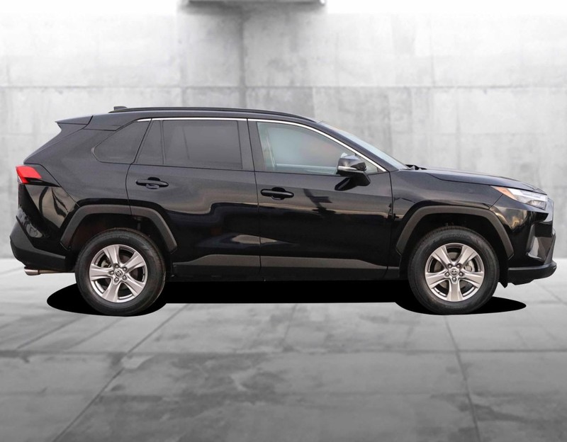 Toyota RAV4 Vehicle Image 05
