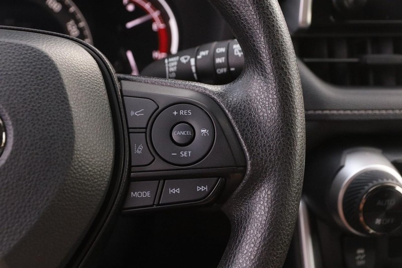 Toyota RAV4 Vehicle Image 12