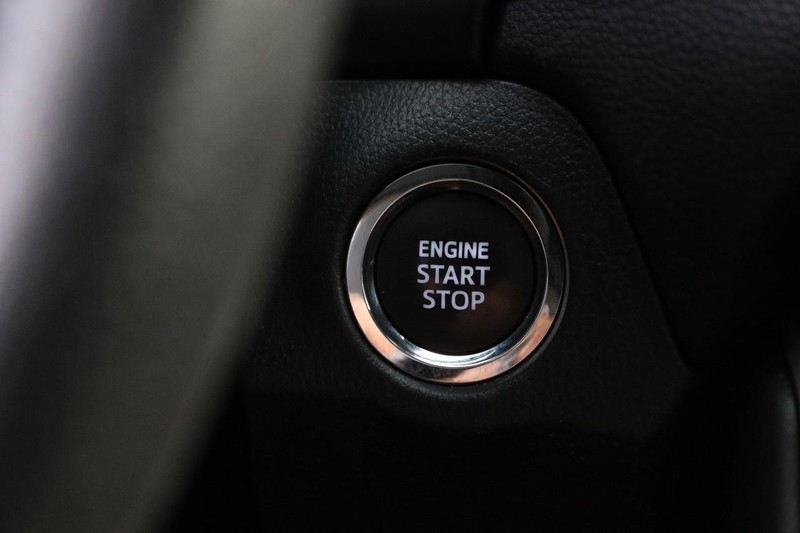 Toyota RAV4 Vehicle Image 14