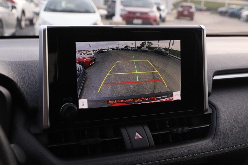 Toyota RAV4 Vehicle Image 16