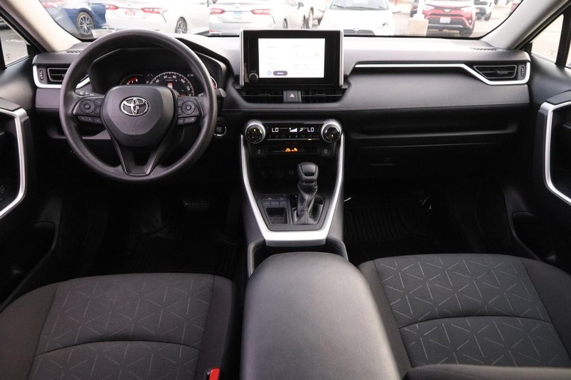 Toyota RAV4 Vehicle Image 19