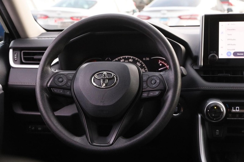 Toyota RAV4 Vehicle Image 20