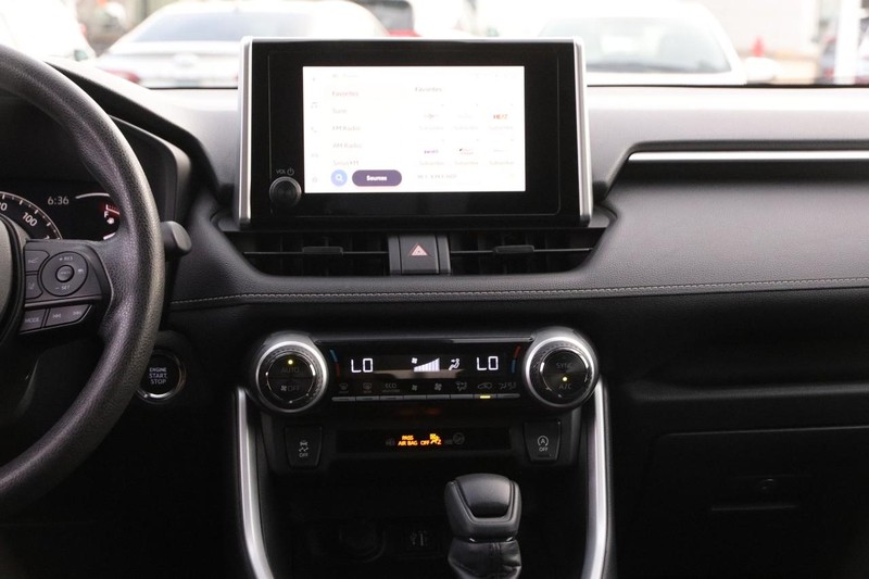 Toyota RAV4 Vehicle Image 22