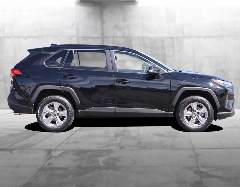 Toyota RAV4 Vehicle Image 05