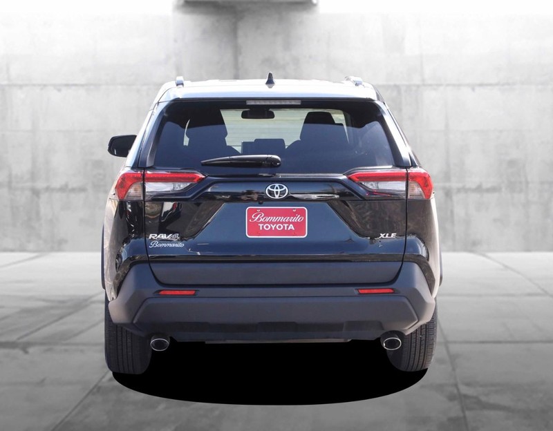 Toyota RAV4 Vehicle Image 06