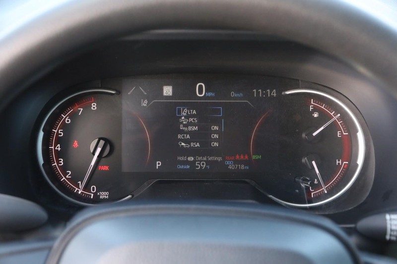 Toyota RAV4 Vehicle Image 13