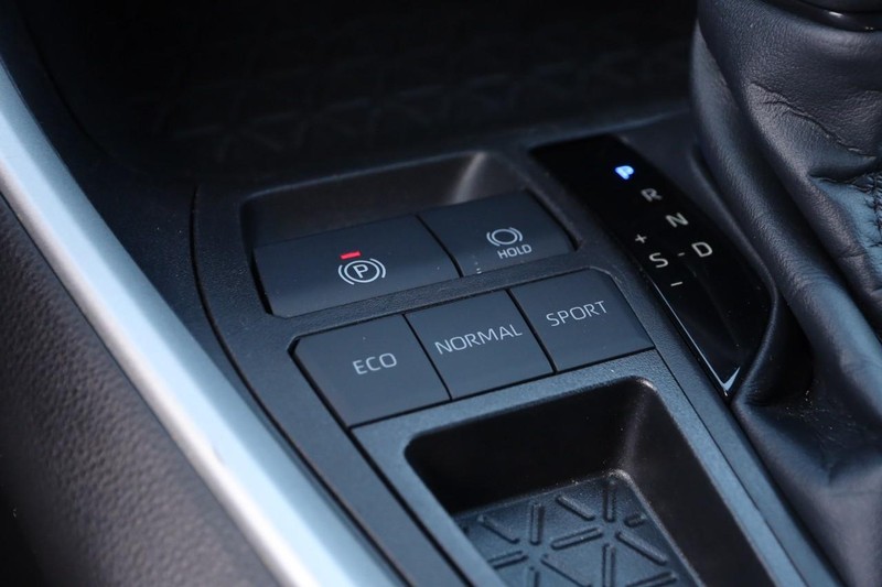 Toyota RAV4 Vehicle Image 18