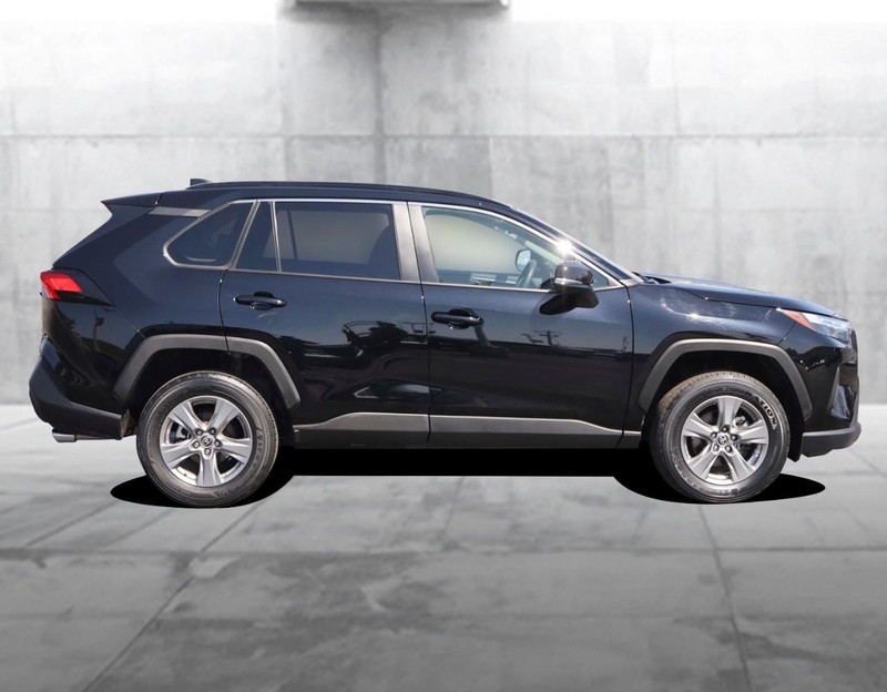 Toyota RAV4 Vehicle Image 05