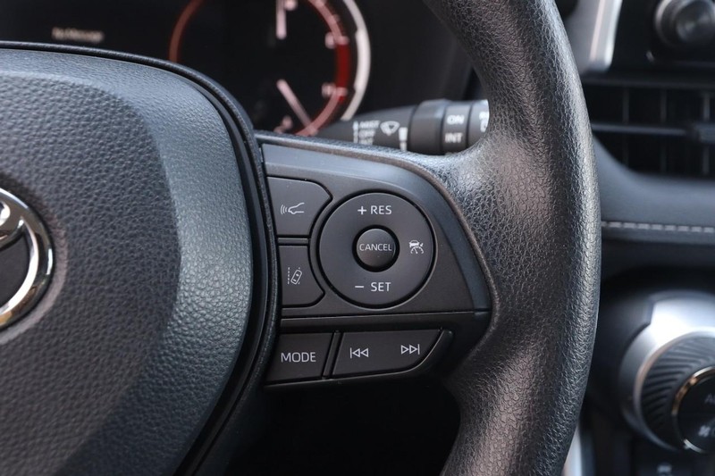 Toyota RAV4 Vehicle Image 12
