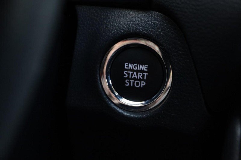Toyota RAV4 Vehicle Image 14