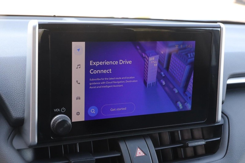 Toyota RAV4 Vehicle Image 15