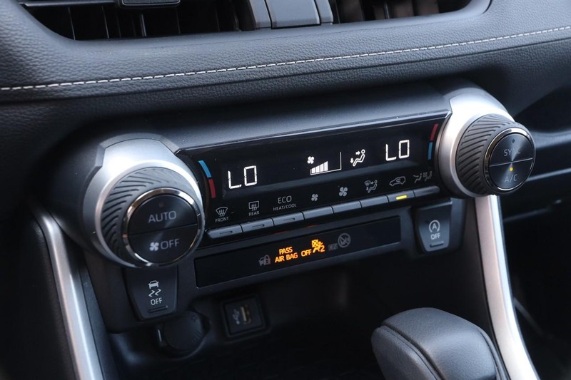 Toyota RAV4 Vehicle Image 17