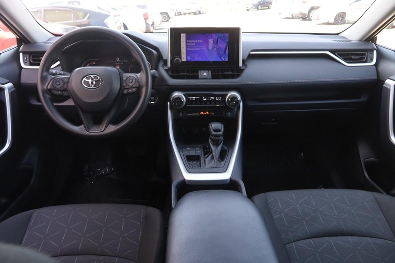 Toyota RAV4 Vehicle Image 19