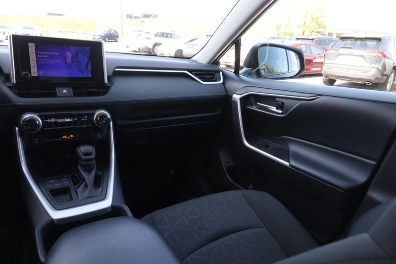 Toyota RAV4 Vehicle Image 23