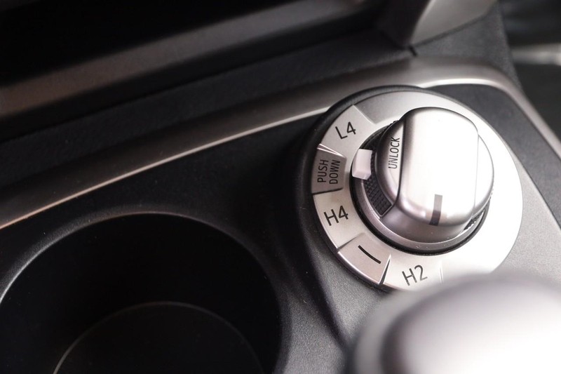 Toyota 4Runner Vehicle Image 18