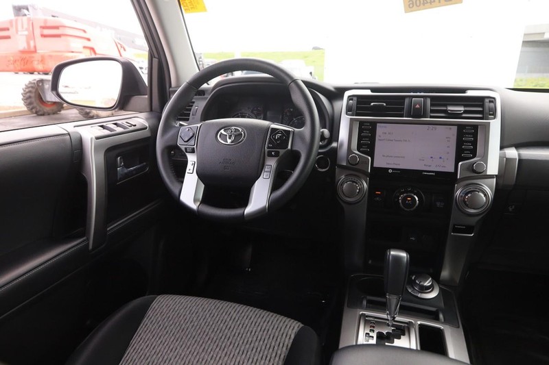 Toyota 4Runner Vehicle Image 21