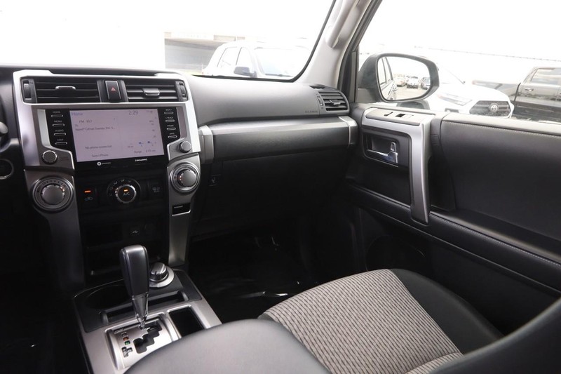 Toyota 4Runner Vehicle Image 24