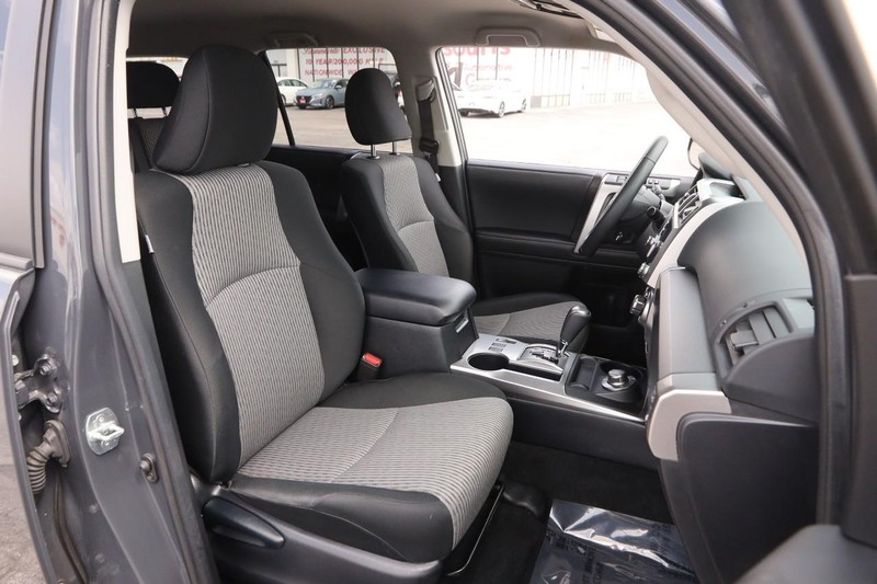 Toyota 4Runner Vehicle Image 25