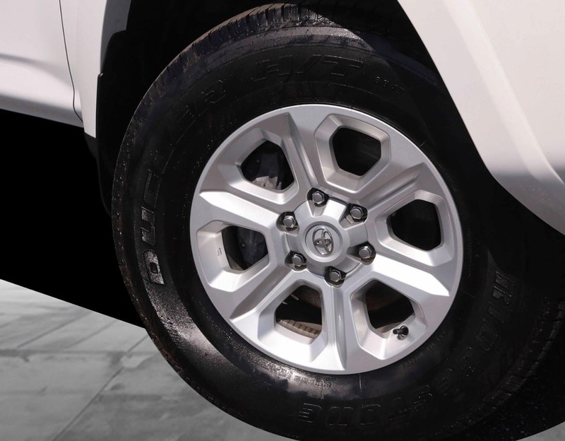 Toyota 4Runner Vehicle Image 03