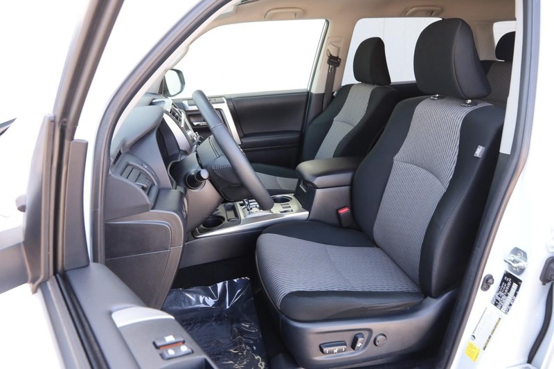 Toyota 4Runner Vehicle Image 08