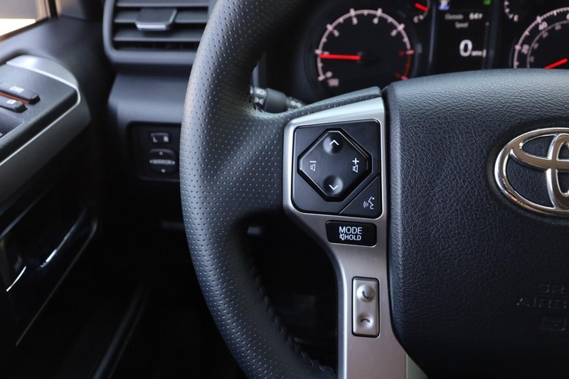 Toyota 4Runner Vehicle Image 11