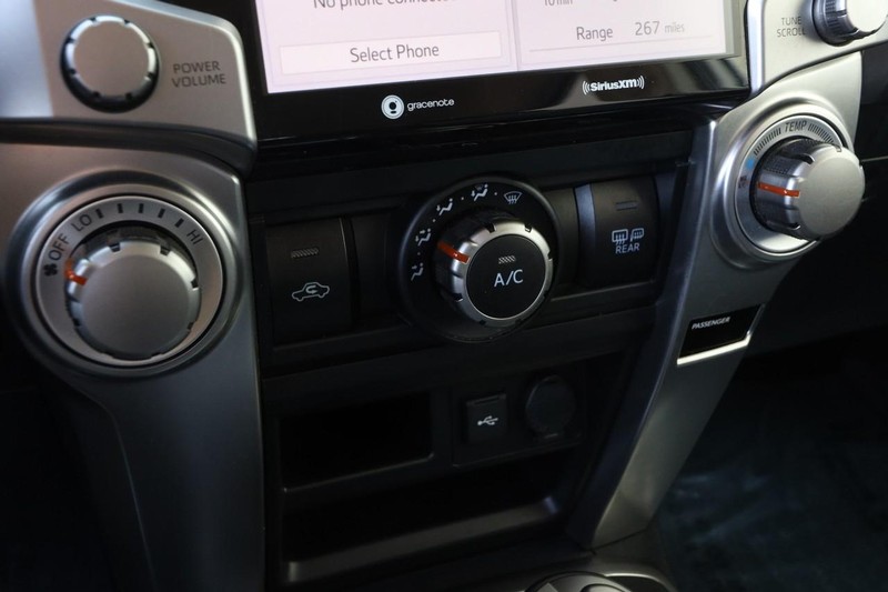 Toyota 4Runner Vehicle Image 17