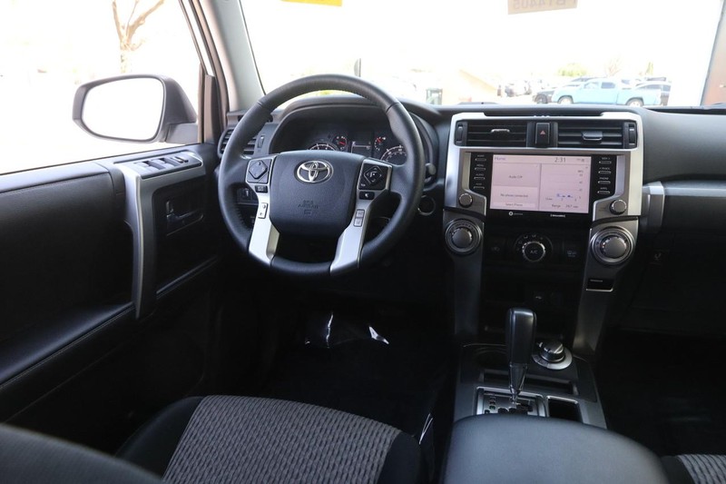 Toyota 4Runner Vehicle Image 21