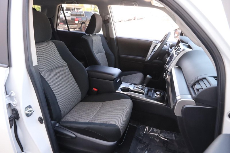 Toyota 4Runner Vehicle Image 25