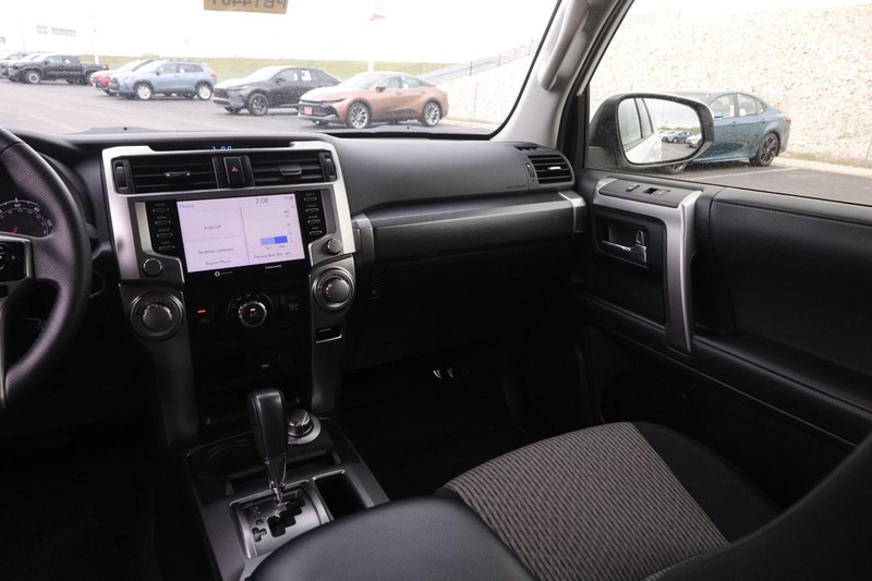 Toyota 4Runner Vehicle Image 26