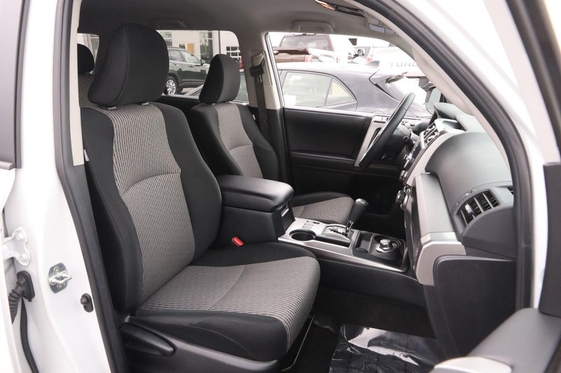 Toyota 4Runner Vehicle Image 27