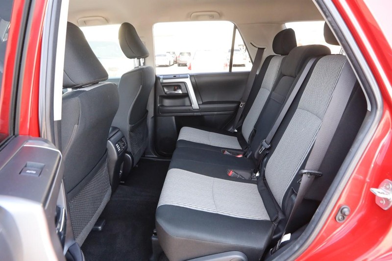 Toyota 4Runner Vehicle Image 09
