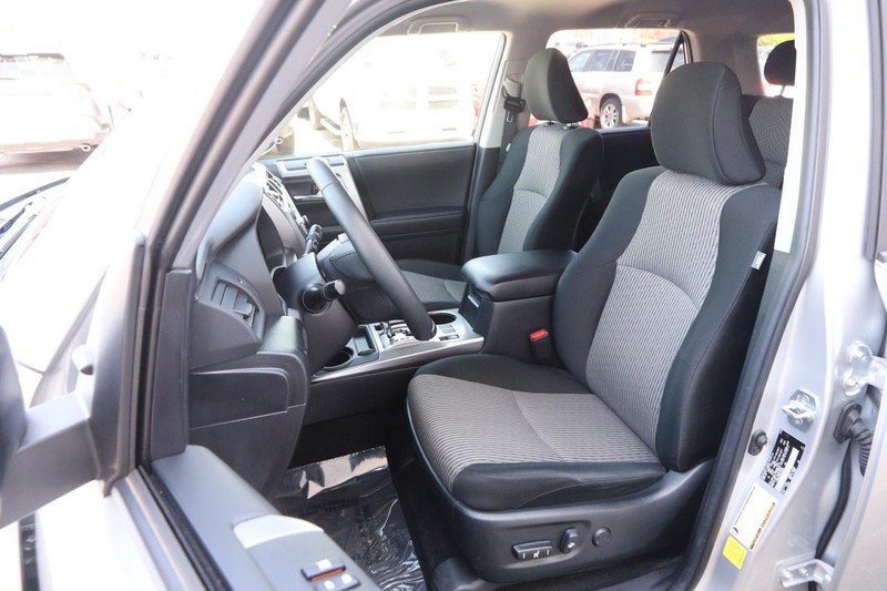 Toyota 4Runner Vehicle Image 08