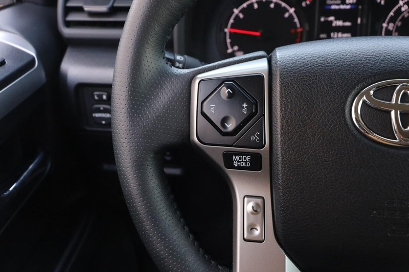 Toyota 4Runner Vehicle Image 11