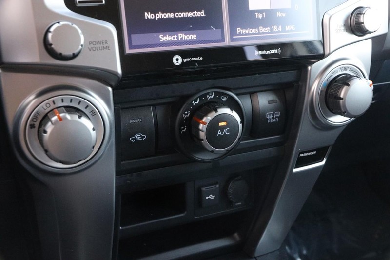 Toyota 4Runner Vehicle Image 17