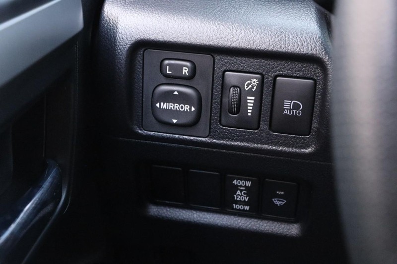 Toyota 4Runner Vehicle Image 19