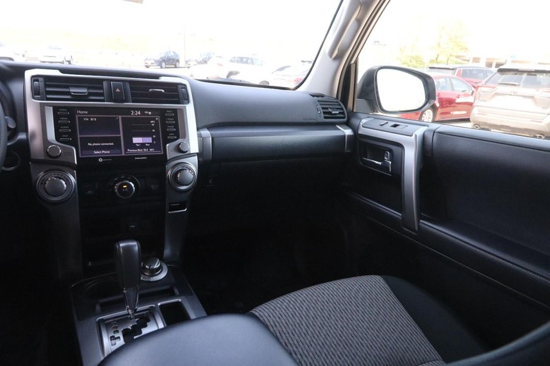 Toyota 4Runner Vehicle Image 24