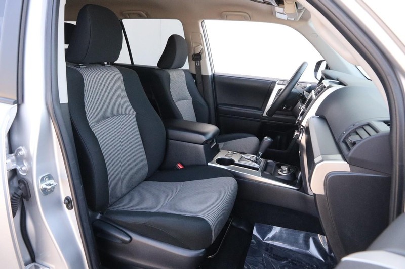 Toyota 4Runner Vehicle Image 25