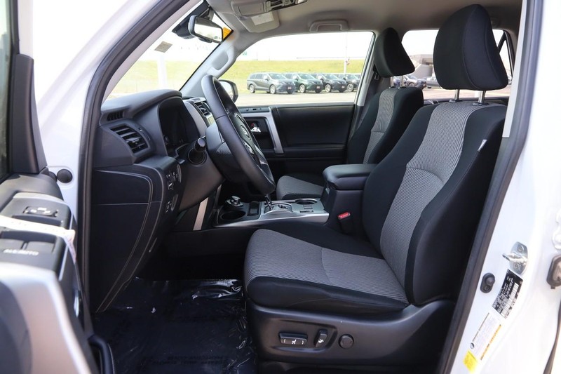 Toyota 4Runner Vehicle Image 08