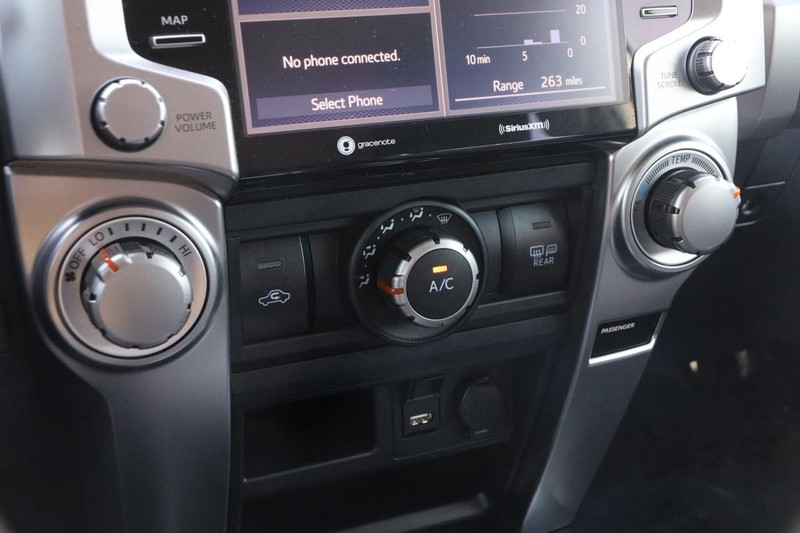 Toyota 4Runner Vehicle Image 17