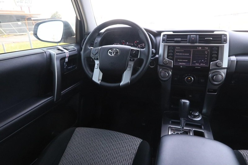 Toyota 4Runner Vehicle Image 21