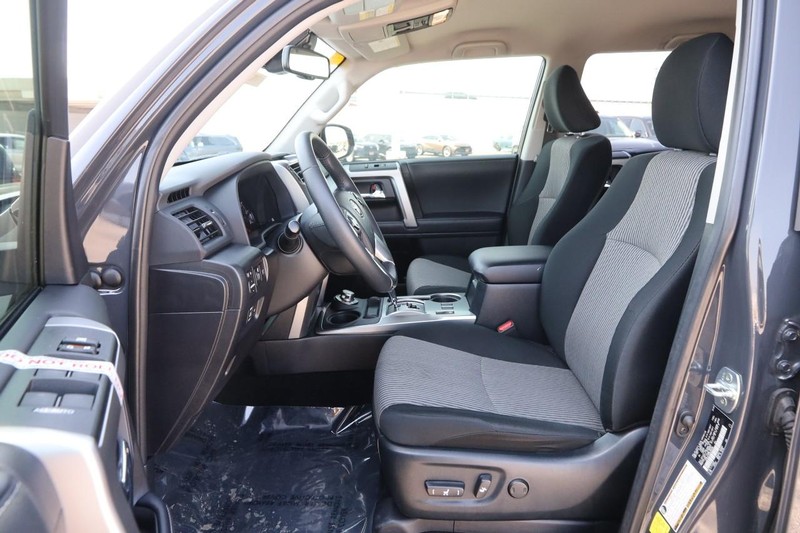 Toyota 4Runner Vehicle Image 08