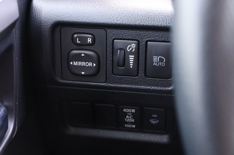 Toyota 4Runner Vehicle Image 19