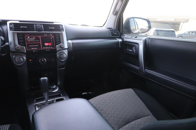 Toyota 4Runner Vehicle Image 24