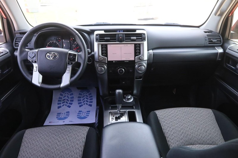 Toyota 4Runner Vehicle Image 20