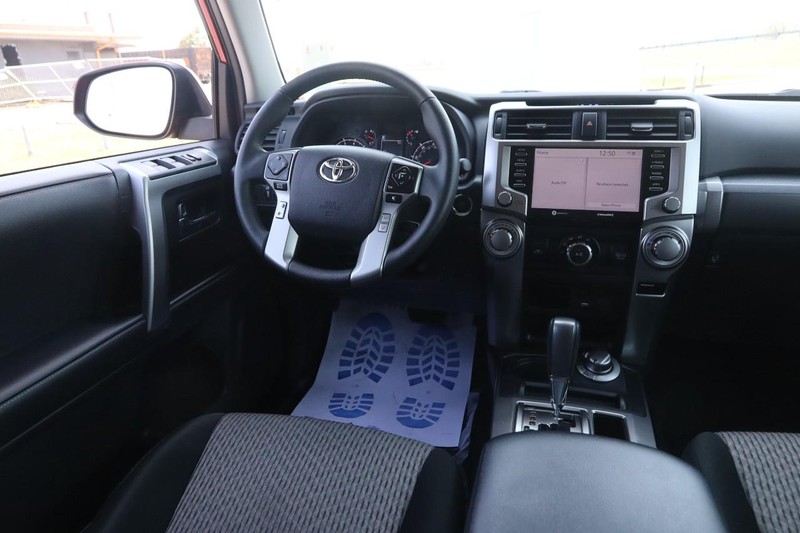 Toyota 4Runner Vehicle Image 21