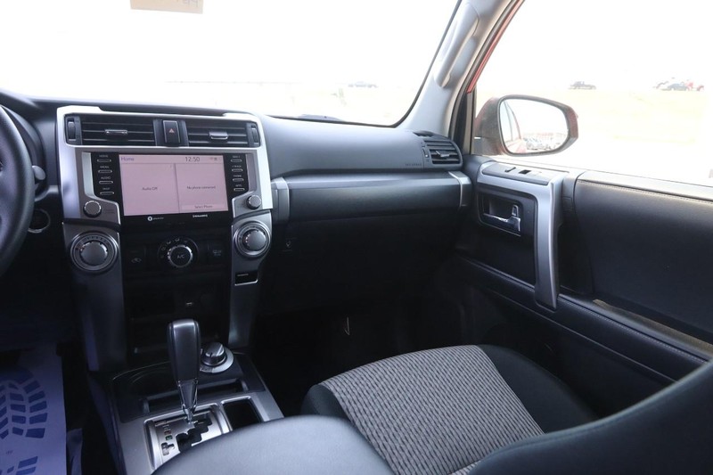 Toyota 4Runner Vehicle Image 24
