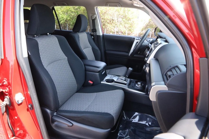 Toyota 4Runner Vehicle Image 25